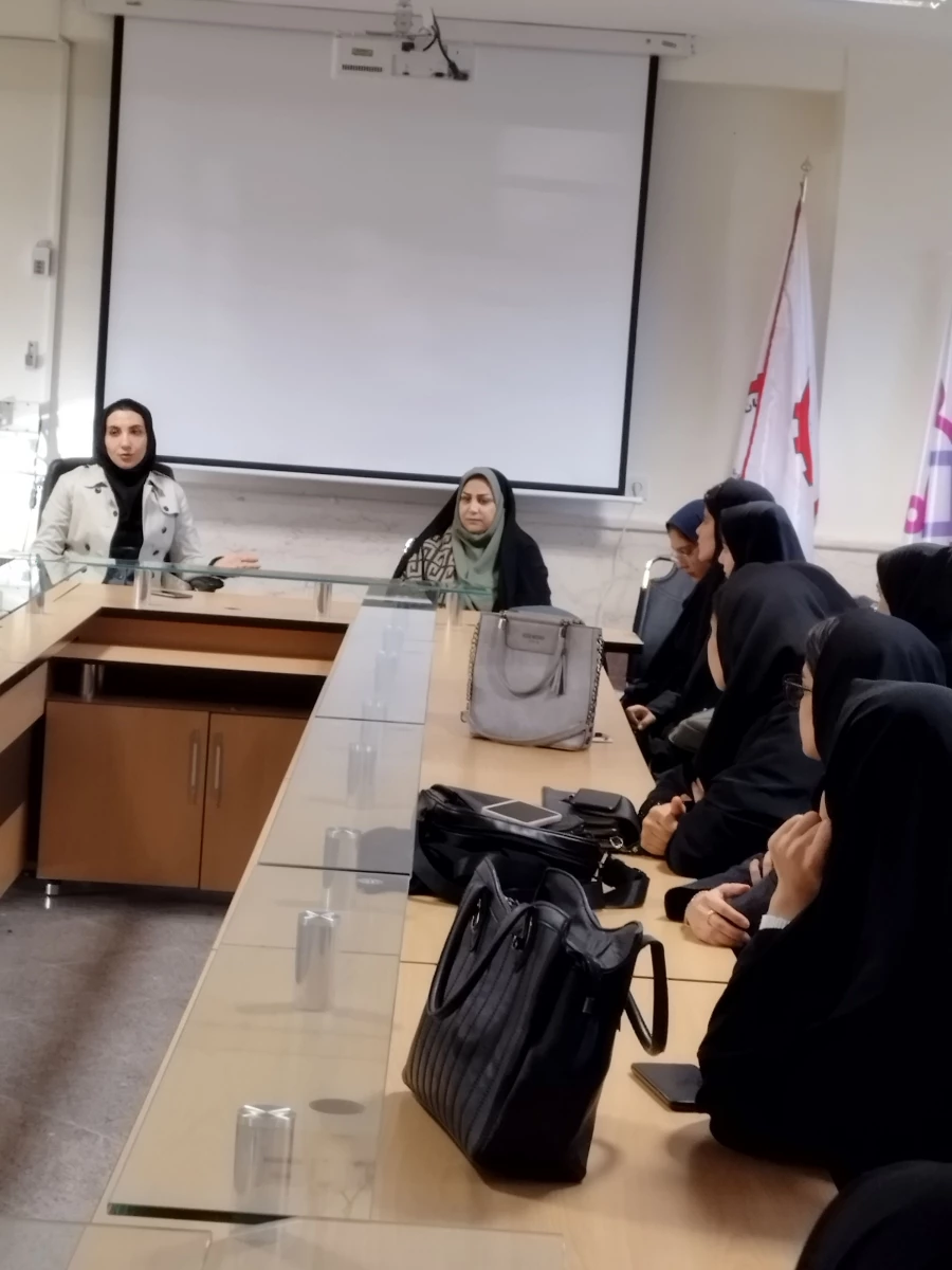 بازدید جمعی از دانشجومعلمان پردیس امام جعفر صادق (ع) از پارک علم و فناوری ایلام  2