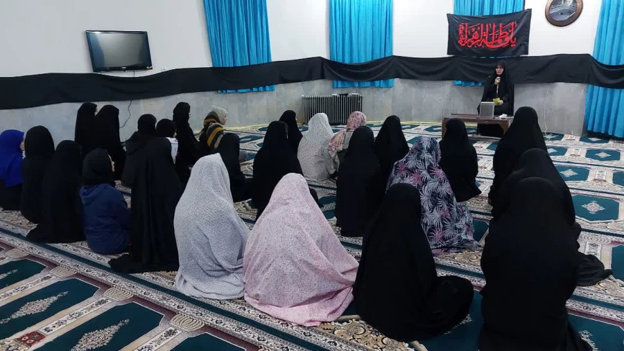 برگزاری مراسم سخنرانی و مداحی به مناسبت ایام فاطمیه و شهادت حضرت زهرا (س)  2