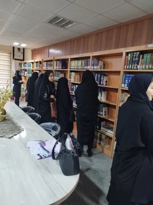 بازدید دانشجومعلمان پردیس امام جعفر صادق (ع) از کتابخانه عمومی شهر ایلام 2