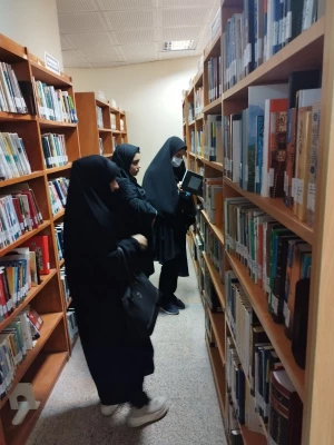 بازدید دانشجومعلمان پردیس امام جعفر صادق (ع) از کتابخانه عمومی شهر ایلام 2