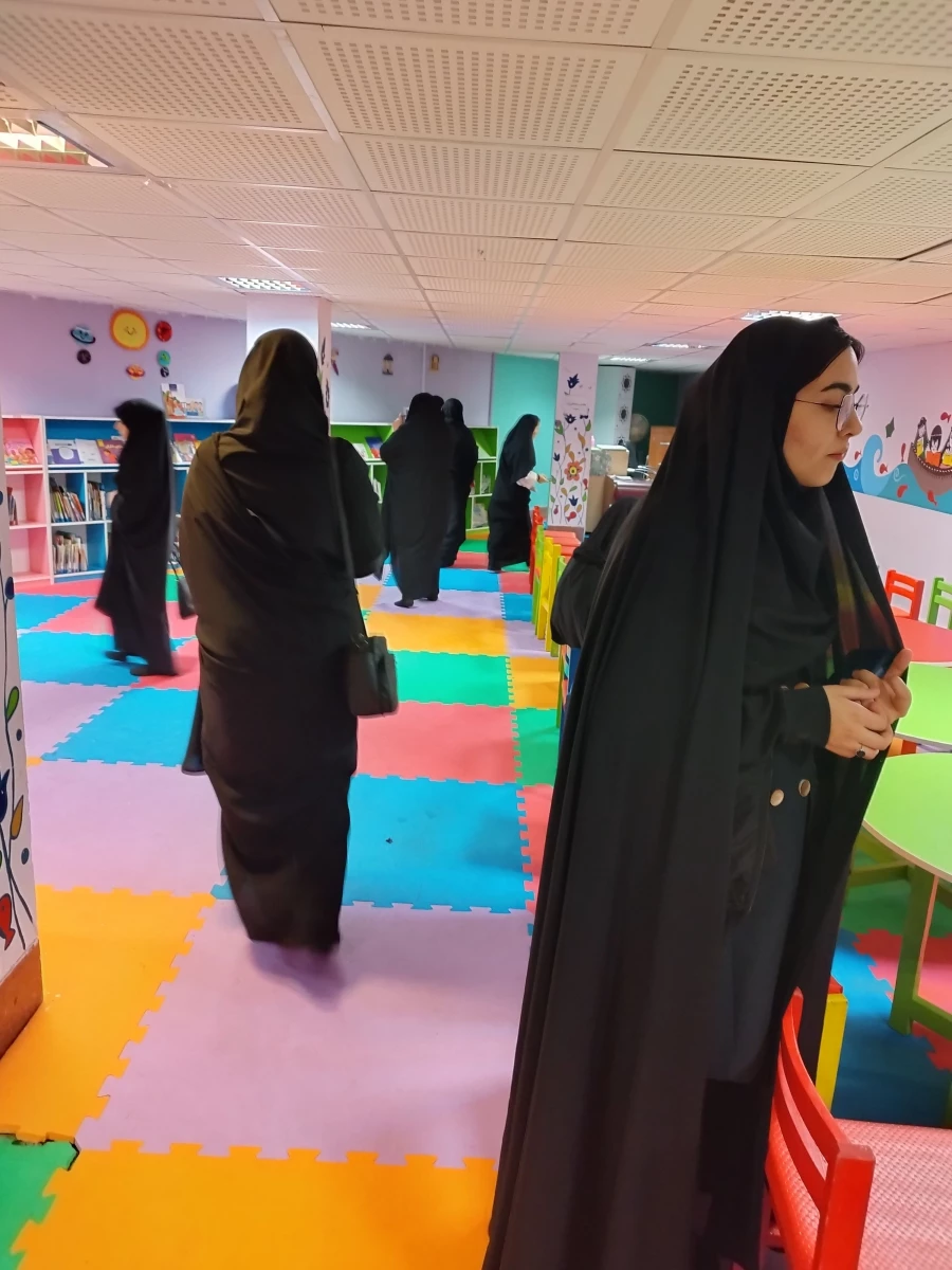 بازدید دانشجومعلمان پردیس امام جعفر صادق (ع) از کتابخانه عمومی شهر ایلام 2