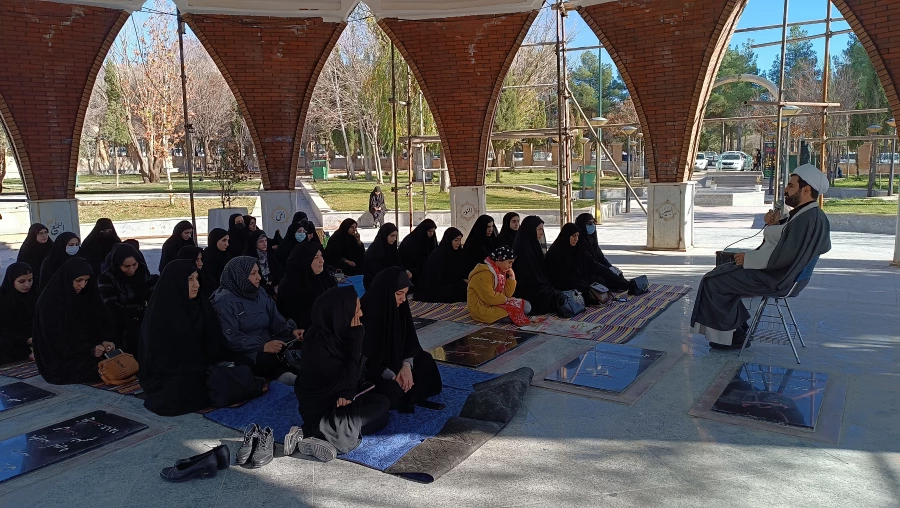 حضور اساتید، کارکنان و دانشجومعلمان پردیس امام جعفرصادق(ع) در گلزار شهدای بهشت رضا به مناسبت شهادت حضرت زهرا (س) 2