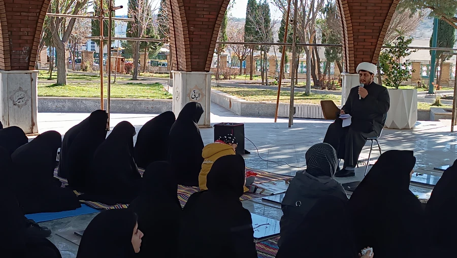 حضور اساتید، کارکنان و دانشجومعلمان پردیس امام جعفرصادق(ع) در گلزار شهدای بهشت رضا به مناسبت شهادت حضرت زهرا (س) 3