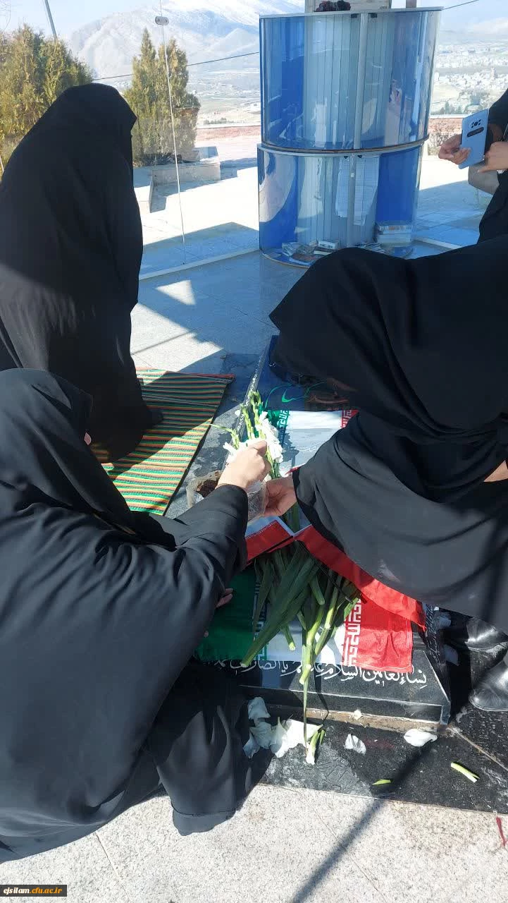 مراسم غبارروبی و عطرافشانی مزار شهید گمنام به مناسبت دهه فجر 3