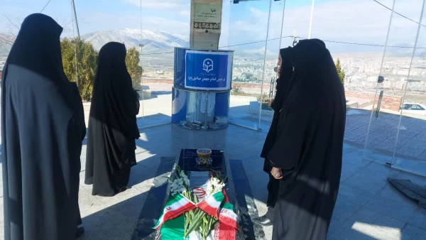 مراسم غبارروبی و عطرافشانی مزار شهید گمنام به مناسبت دهه فجر 5