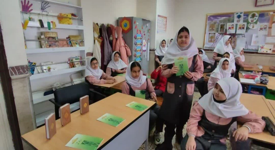  برگزاری برنامه دوشنبه های قرآنی پردیس امام جعفر صادق(ع) توسط کانون قرآن و عترت با حضور در دبستان شهید صیاد شیرازی شهر ایلام  2
