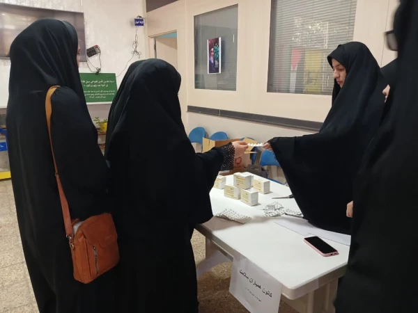 توزیع قرص ویتامین D در میان دانشجویان پردیس امام جعفرصادق(ع)  2