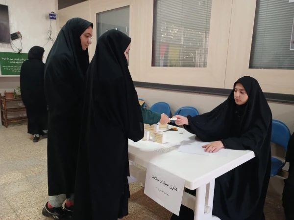 توزیع قرص ویتامین D در میان دانشجویان پردیس امام جعفرصادق(ع)  2