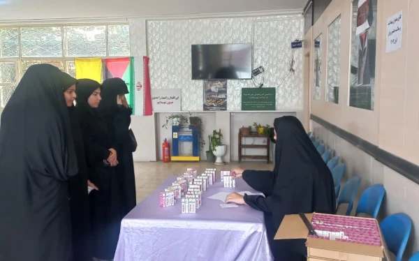 توزیع قرص یدو فولیک در میان دانشجویان پردیس امام جعفرصادق(ع) 2