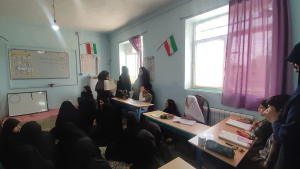 بازدید دانشجومعلمان پردیس امام جعفر صادق (ع) از کلاس های چندپایه مدارس شهرستان ایلام 2