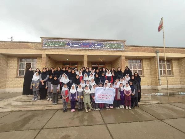 بازدید دانشجومعلمان پردیس امام جعفر صادق (ع) از کلاس های چندپایه مدارس شهرستان ایلام 2