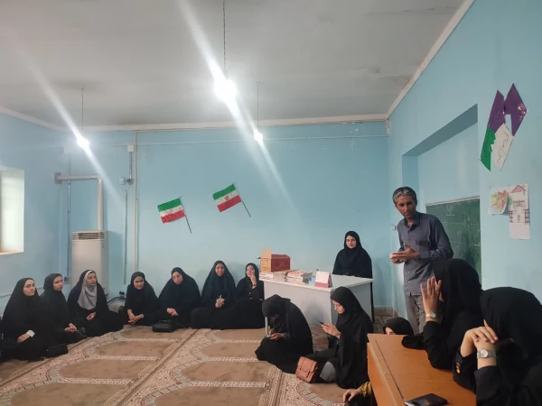 بازدید دانشجومعلمان پردیس امام جعفر صادق (ع) از کلاس های چندپایه مدارس شهرستان ایلام 2