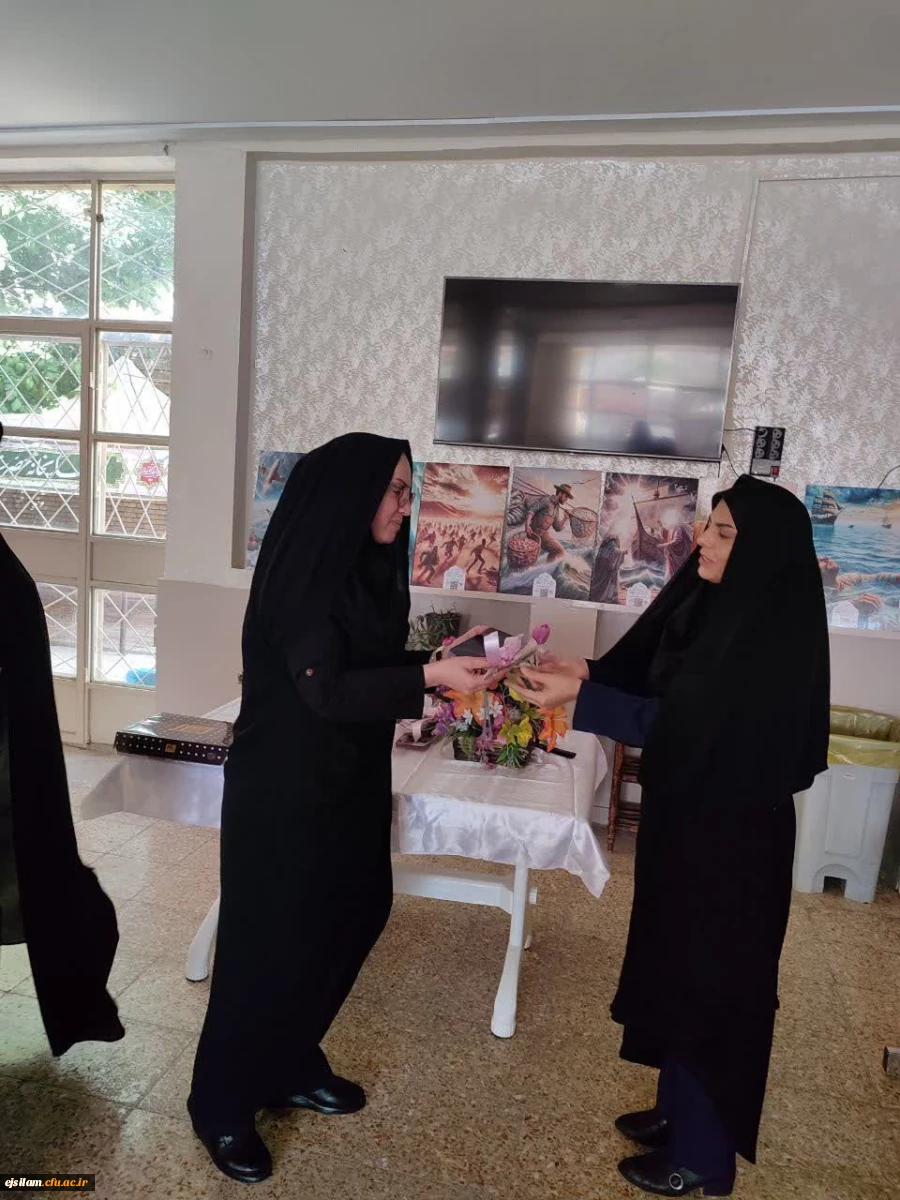 تجلیل از اساتید دانشگاه به مناسبت روز معلم
