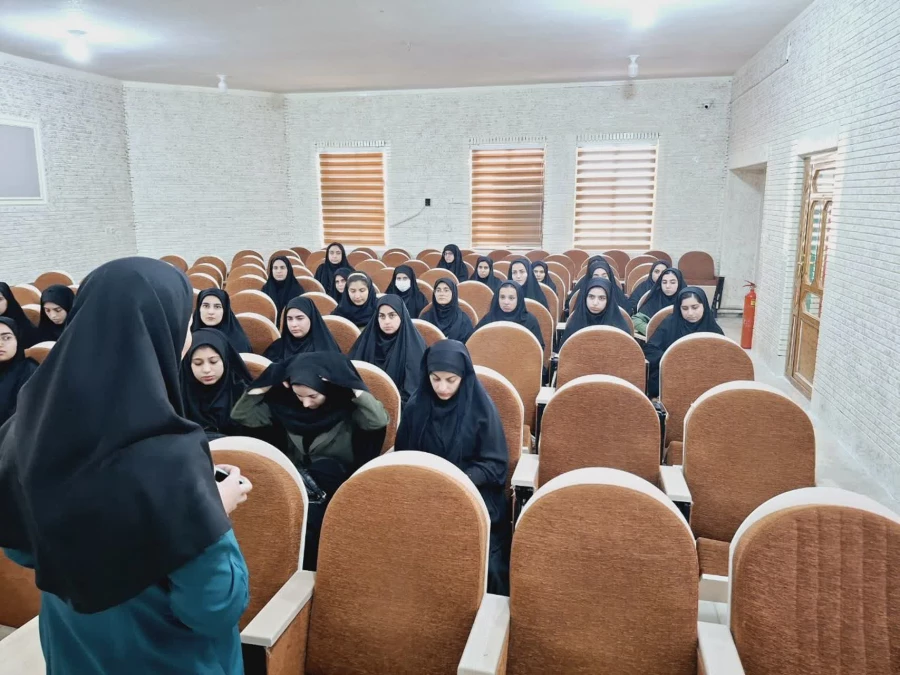 بازدید دانشجویان پردیس امام جعفر صادق (ع) از پژوهش سرای اداره کل آموزش و پرورش به مناسبت دهه سرآمدی آموزش 2