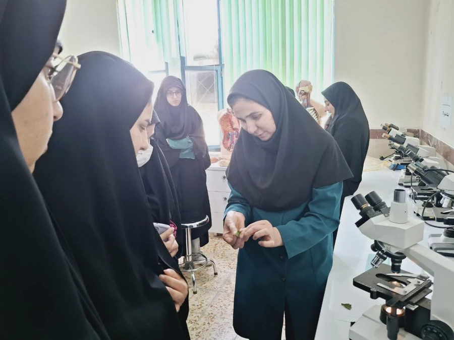 بازدید دانشجویان پردیس امام جعفر صادق (ع) از پژوهش سرای اداره کل آموزش و پرورش به مناسبت دهه سرآمدی آموزش 2