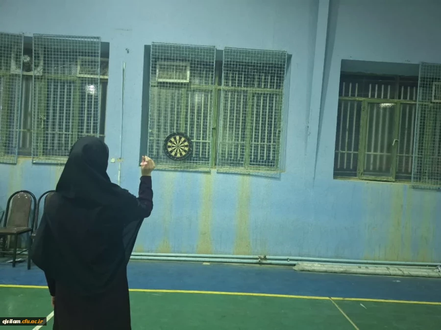به همت واحد تربیت بدنی پردیس امام جعفر صادق(ع)به مناسبت گرامیداشت هفته سراها مسابقات دارت،شوت فوتسال،اسکات استقامتی در سالن ورزشی خوابگاه  دربین دانشجومعلمان خوابگاهی برگزار گردید.در پایان به نفرات اول حکم و لوح ورزشی تقدیم گردید.
 2
