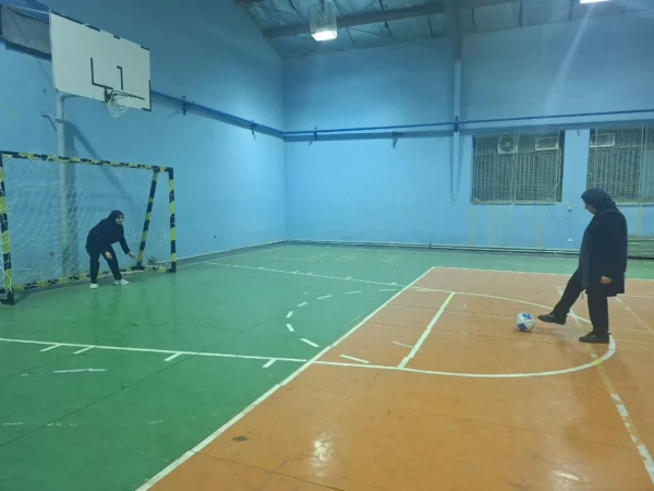 به همت واحد تربیت بدنی پردیس امام جعفر صادق(ع)به مناسبت گرامیداشت هفته سراها مسابقات دارت،شوت فوتسال،اسکات استقامتی در سالن ورزشی خوابگاه  دربین دانشجومعلمان خوابگاهی برگزار گردید.در پایان به نفرات اول حکم و لوح ورزشی تقدیم گردید.
 2