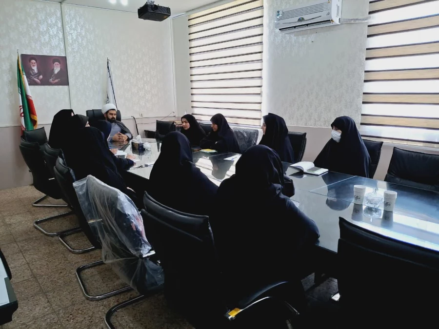 سومین جلسه شورای پردیس امام جعفر صادق (ع) با حضور اعضای شورا برگزار شد 2