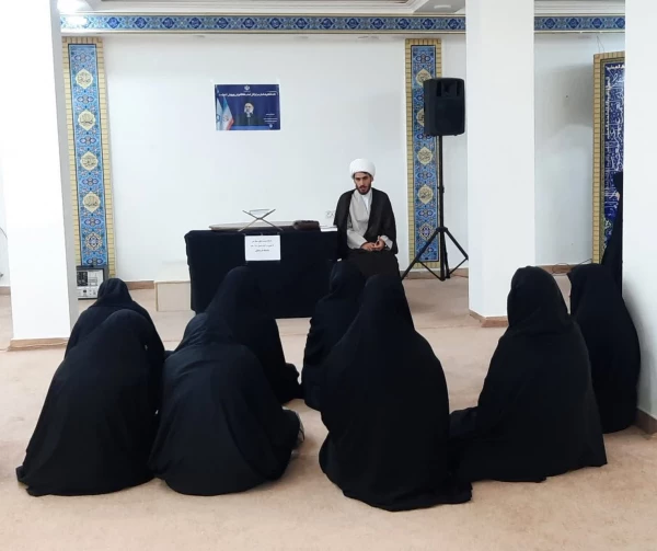 برگزاری «سلسله نشست های بررسی کتاب انسان ۲۵۰ ساله» 2